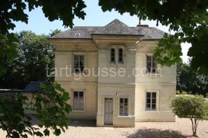 Aux grilles du Château de Saint-Aignan, à 2km de Beauval, les maisons de Sidonie et Léonard à Saint-Aignan