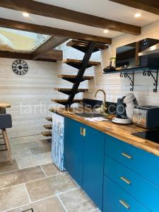La Tiny Blue - maison insolite pour 2 - sans Tv à Saint-Aignan